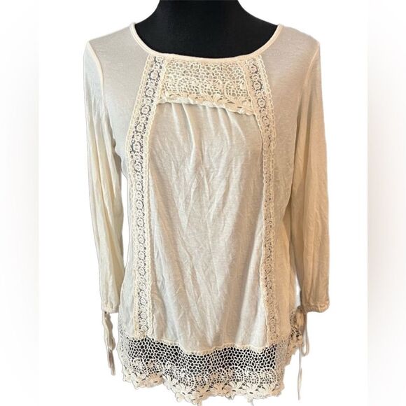 FORGOTTEN GRACE Off White Long Sleeve Lace Detailed top. Small - Picture 1 of 7